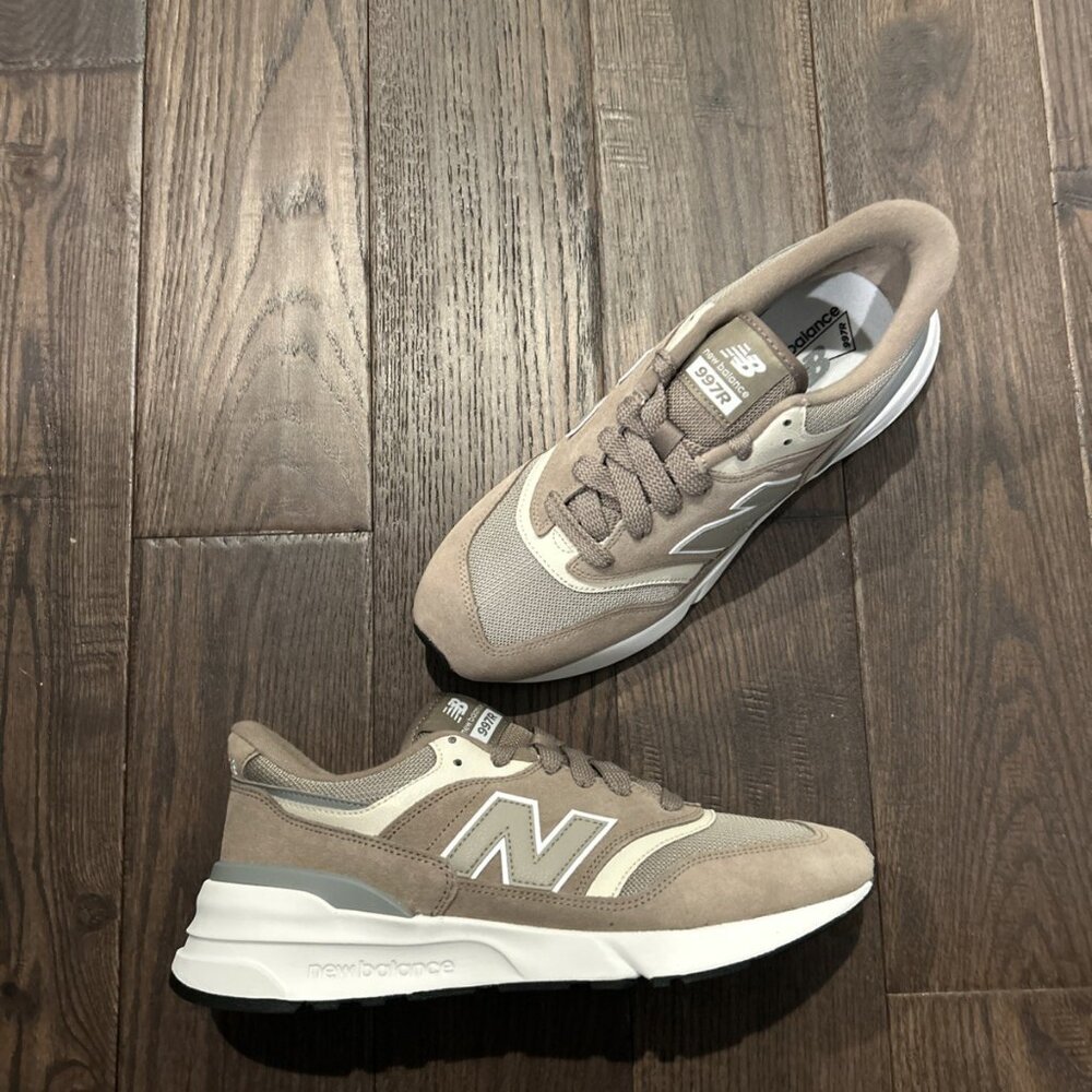 New Balance 997R Sneakers Men's Size 10.5 Tan/ Grey U997RHSC